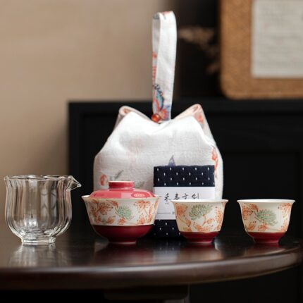 Chrysanthemum Gilt Gaiwan Travel Tea Set